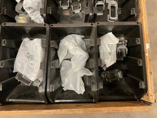 Partij installatiemateriaal - afbeelding 5 van  5