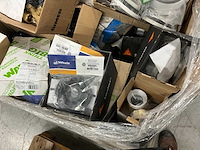 Partij installatiemateriaal - afbeelding 2 van  7