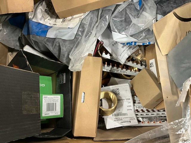 Partij installatiemateriaal - afbeelding 6 van  7