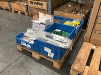 Partij installatiemateriaal - afbeelding 1 van  7