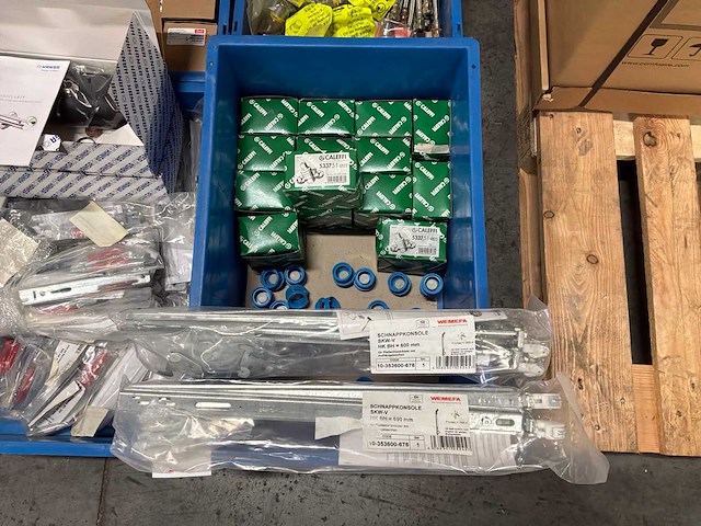 Partij installatiemateriaal - afbeelding 2 van  7