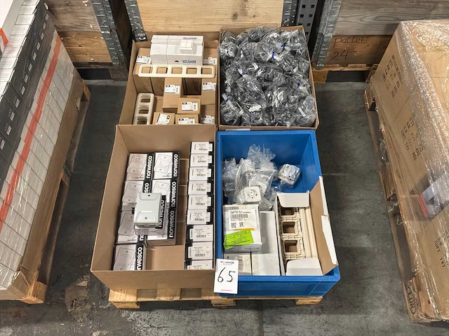 Partij installatiemateriaal - afbeelding 2 van  6