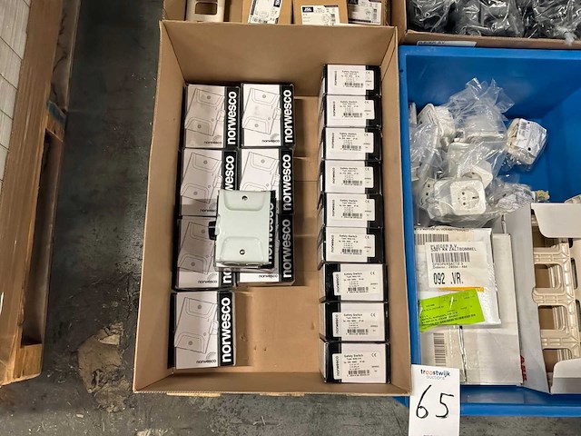 Partij installatiemateriaal - afbeelding 4 van  6