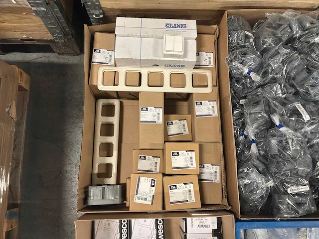 Partij installatiemateriaal - afbeelding 5 van  6