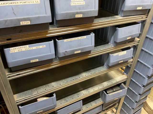 Partij installatiemateriaal - afbeelding 13 van  22