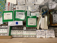 Partij installatiemateriaal - afbeelding 8 van  12