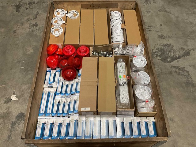 Partij installatiemateriaal - afbeelding 1 van  7