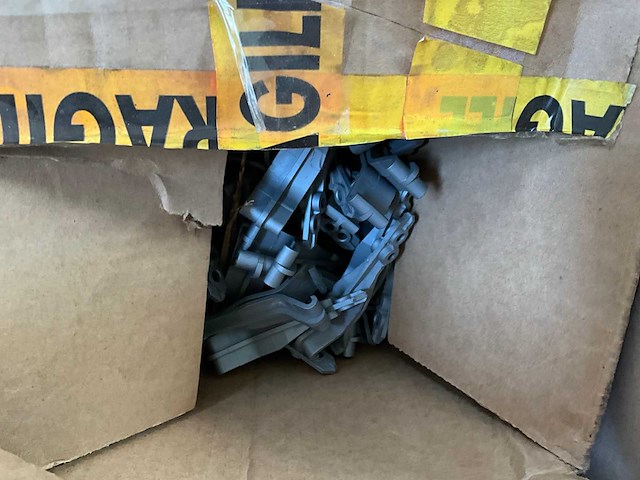 Partij installatiemateriaal - afbeelding 2 van  11