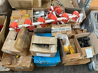Partij installatiemateriaal - afbeelding 1 van  11