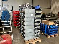 Partij installatiemateriaal - afbeelding 1 van  10