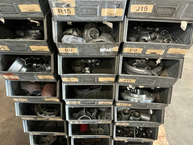 Partij installatiemateriaal - afbeelding 10 van  10