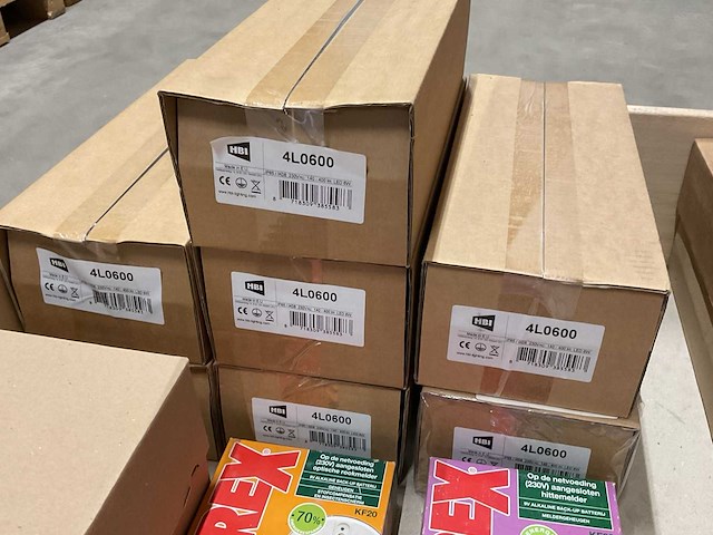 Partij installatiemateriaal - afbeelding 2 van  10