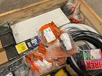 Partij installatiemateriaal - afbeelding 9 van  10