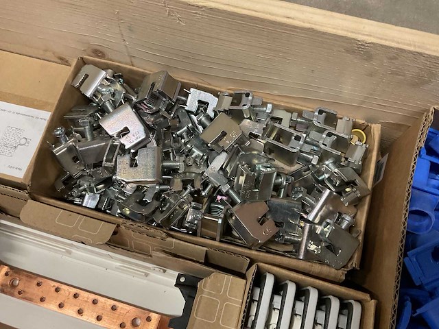 Partij installatiemateriaal - afbeelding 5 van  10