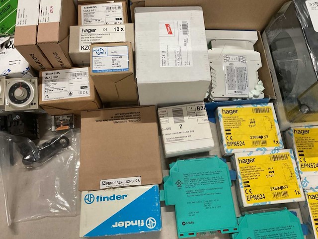 Partij installatiemateriaal - afbeelding 5 van  8