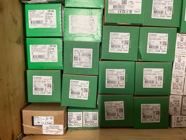 Partij installatiemateriaal - afbeelding 4 van  9