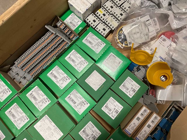 Partij installatiemateriaal - afbeelding 7 van  9