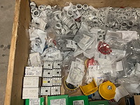 Partij installatiemateriaal - afbeelding 8 van  9