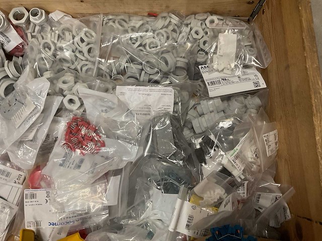 Partij installatiemateriaal - afbeelding 9 van  9