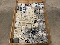 Partij installatiemateriaal - afbeelding 1 van  9