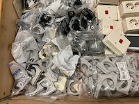 Partij installatiemateriaal - afbeelding 5 van  9