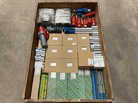 Partij installatiemateriaal - afbeelding 1 van  11
