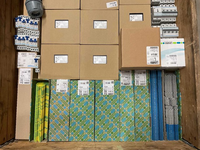 Partij installatiemateriaal - afbeelding 4 van  11