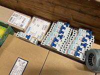 Partij installatiemateriaal - afbeelding 8 van  11