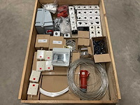 Partij installatiemateriaal - afbeelding 1 van  7