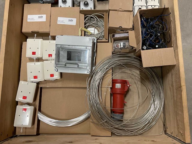 Partij installatiemateriaal - afbeelding 2 van  7