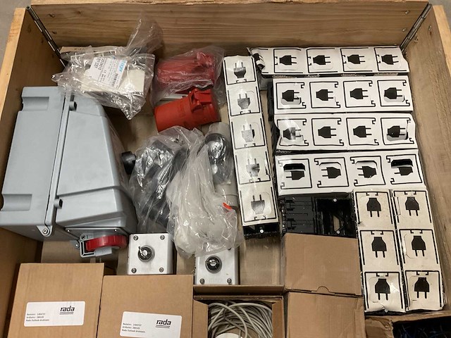 Partij installatiemateriaal - afbeelding 3 van  7