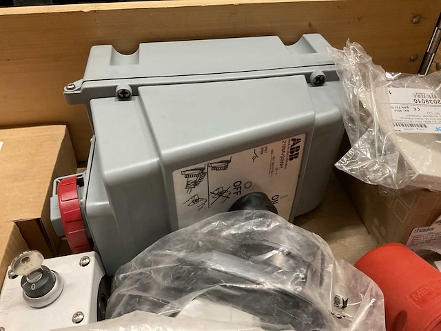 Partij installatiemateriaal - afbeelding 6 van  7