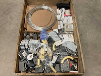 Partij installatiemateriaal - afbeelding 1 van  8