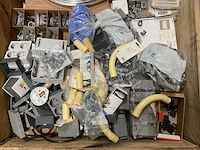 Partij installatiemateriaal - afbeelding 2 van  8