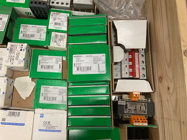 Partij installatiemateriaal - afbeelding 3 van  15