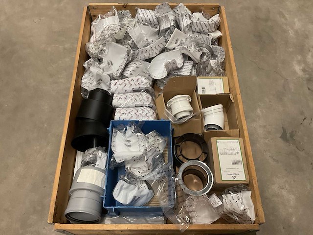 Partij installatiemateriaal - afbeelding 1 van  8