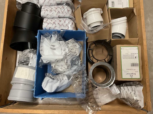 Partij installatiemateriaal - afbeelding 2 van  8