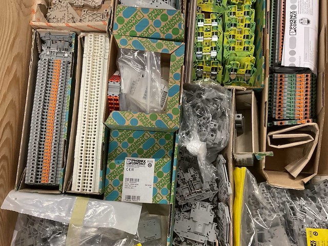 Partij installatiemateriaal - afbeelding 9 van  11