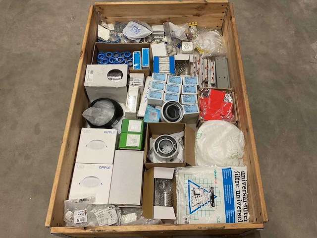 Partij installatiemateriaal - afbeelding 1 van  8