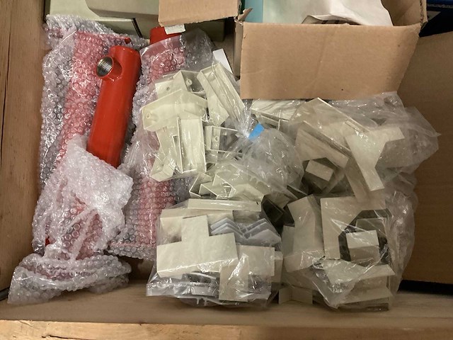 Partij installatiemateriaal - afbeelding 5 van  10