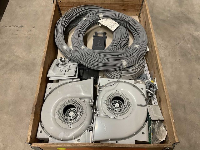 Partij installatiemateriaal - afbeelding 1 van  6