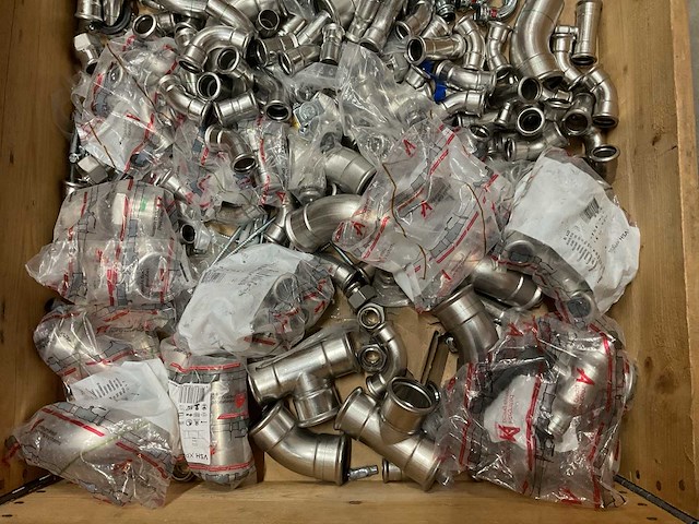 Partij installatiemateriaal - afbeelding 2 van  9