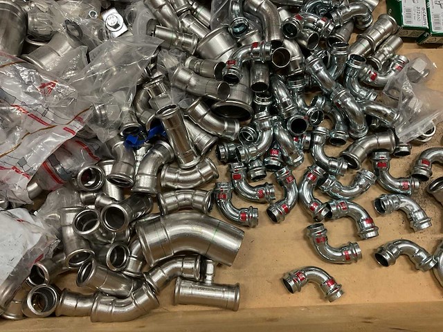 Partij installatiemateriaal - afbeelding 8 van  9