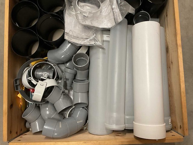 Partij installatiemateriaal - afbeelding 2 van  7