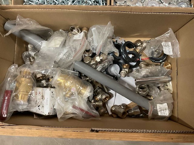 Partij installatiemateriaal - afbeelding 6 van  11