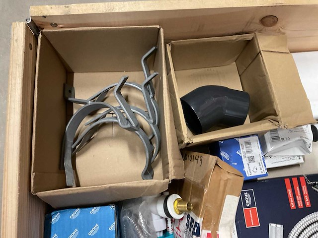 Partij installatiemateriaal - afbeelding 3 van  11