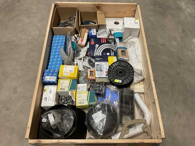 Partij installatiemateriaal - afbeelding 1 van  11