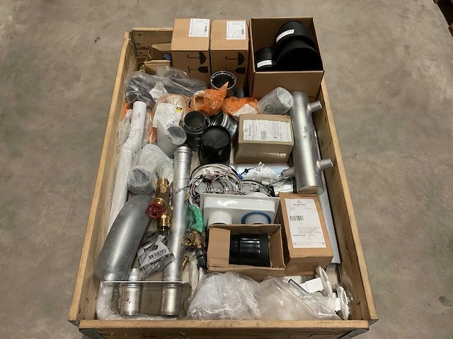 Partij installatiemateriaal - afbeelding 1 van  9