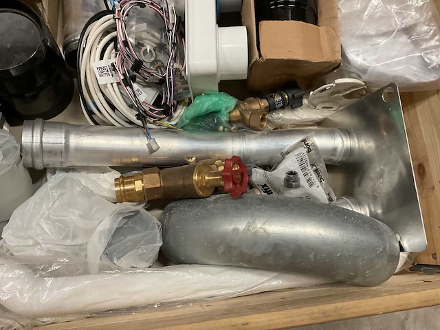 Partij installatiemateriaal - afbeelding 8 van  9