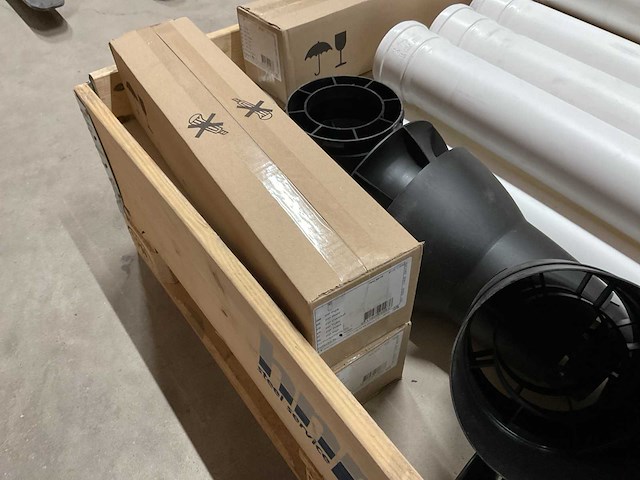 Partij installatiemateriaal - afbeelding 10 van  11